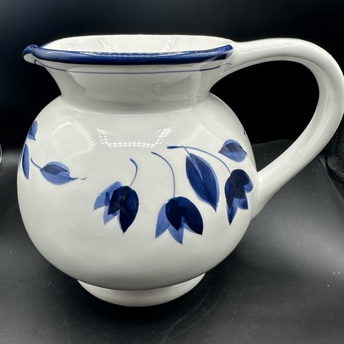 Large blue and white tulip - large,